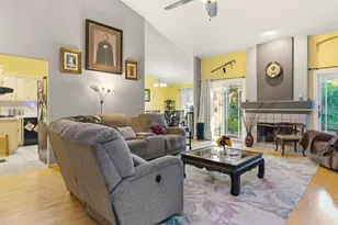 1521 Las Brisas Dr, Hollister, CA 95023 - Photo 2