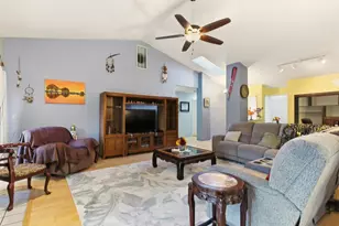 1521 Las Brisas Dr, Hollister, CA 95023 - Photo 6