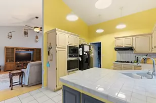 1521 Las Brisas Dr, Hollister, CA 95023 - Photo 12