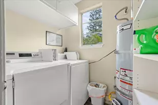 2735 Byron St, Palo Alto, CA 94306 - Photo 18