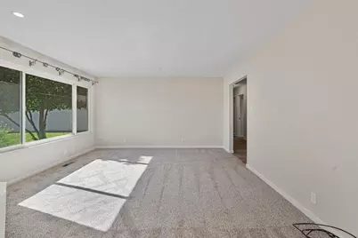 21 Andrews Dr, Hollister, CA 95023 - Photo 6