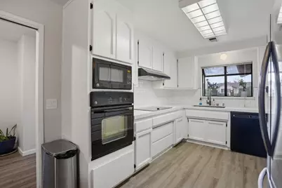 1090 Nez Perce Dr, Hollister, CA 95023 - Photo 8