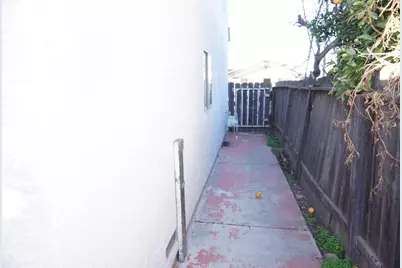 1016 Lombardy Dr, Modesto, CA 95351 - Photo 36