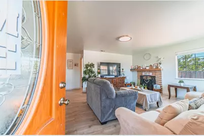 336 Rainier Dr, Salinas, CA 93906 - Photo 6