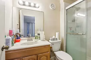 146 Damsen Dr, San Jose, CA 95116 - Photo 14