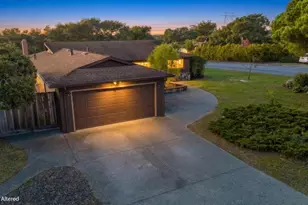 15175 Oak Hills Dr, Salinas, CA 93907 - Photo 2