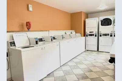 130 Monte Verano Ct, San Jose, CA 95116 - Photo 32