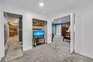 458 Southside Dr, San Jose, CA 95111 - Photo 10