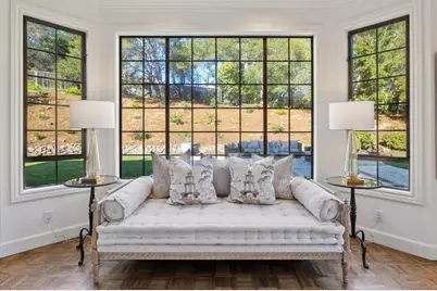 1080 Macadamia Dr, Hillsborough, CA 94010 - Photo 12