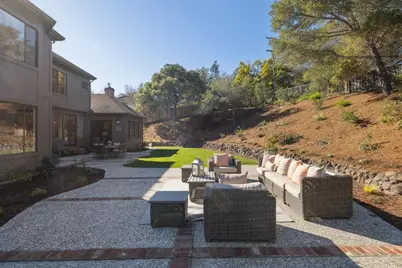 1080 Macadamia Dr, Hillsborough, CA 94010 - Photo 124