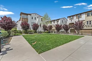 125 Fairchild Dr, Mountain View, CA 94043 - Photo 40