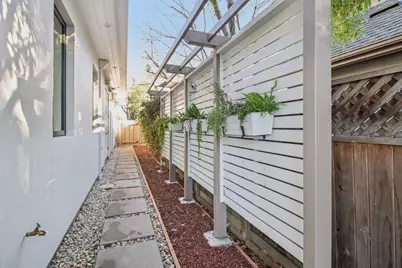 2200 Saint Francis Dr, Palo Alto, CA 94303 - Photo 96