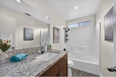 4639 W Saginaw Way, Fresno, CA 93722 - Photo 10