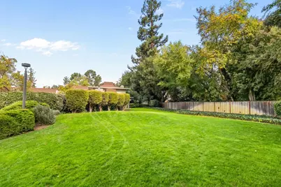 1070 Mercedes Ave 24, Los Altos, CA 94022 - Photo 32