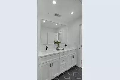 889 McLellan Dr 210, South San Francisco, CA 94080 - Photo 44