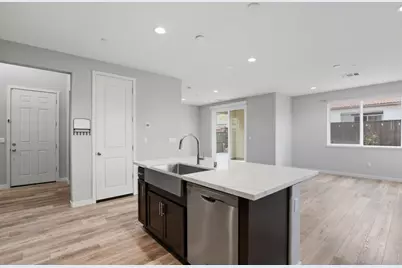 504 Sandpiper Ln, Hollister, CA 95023 - Photo 8