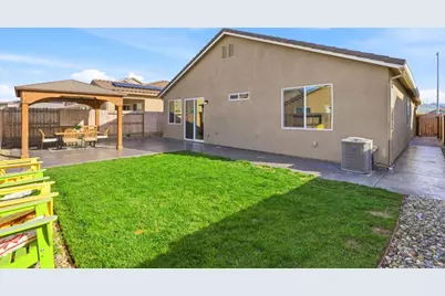 1216 Wildrose Dr, Hollister, CA 95023 - Photo 46