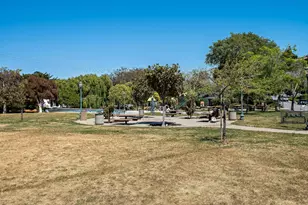 129 Alvarado St, Brisbane, CA 94005 - Photo 26