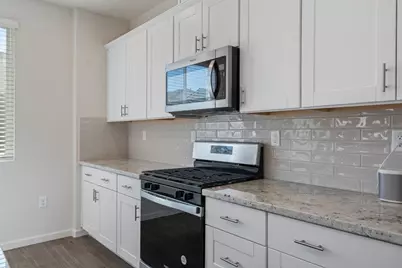 2031 Wildflower Dr, Hollister, CA 95023 - Photo 6