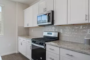 2031 Wildflower Dr, Hollister, CA 95023 - Photo 6