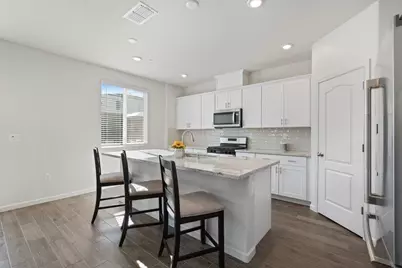 2031 Wildflower Dr, Hollister, CA 95023 - Photo 4