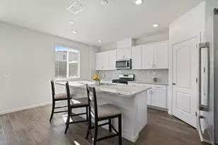 2031 Wildflower Dr, Hollister, CA 95023 - Photo 4