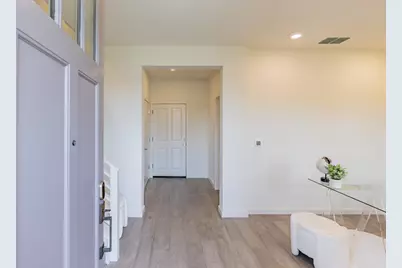 817 Galt Ter 4, Sunnyvale, CA 94085 - Photo 2