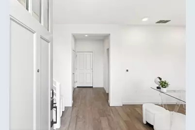 817 Galt Ter 4, Sunnyvale, CA 94085 - Photo 2