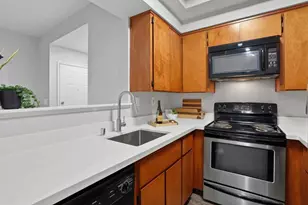 373 Shadow Run Dr, San Jose, CA 95110 - Photo 8