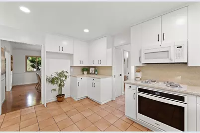 2249 Gundersen Dr, San Jose, CA 95125 - Photo 12