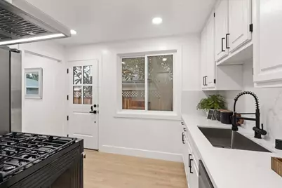 578 Green Manor Ct, Palo Alto, CA 94301 - Photo 16