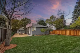 578 Green Manor Ct, Palo Alto, CA 94301 - Photo 2