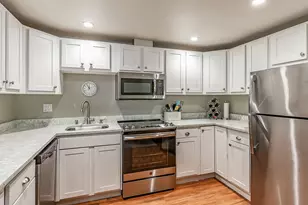 1033 Crestview Dr 308, Mountain View, CA 94040 - Photo 2