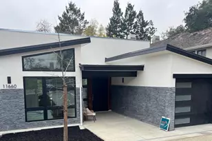 11660 Winding Way, Los Altos, CA 94024 - Photo 2