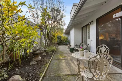 2445 Sharon Oaks Dr, Menlo Park, CA 94025 - Photo 16