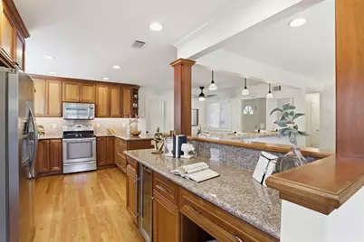 2501 Tolworth Dr, San Jose, CA 95128 - Photo 14