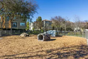 2244 Hendy Ln, San Jose, CA 95124 - Photo 22