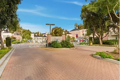 852 Lakeshore Dr, Redwood City, CA 94065 - Photo 48