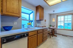 810 St Lawrence Dr, Pacifica, CA 94044 - Photo 10