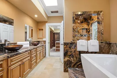 711 W California Way, Redwood City, CA 94062 - Photo 18