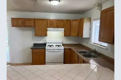 2189 N Burl Dr, Hanford, CA 93230 - Photo 10