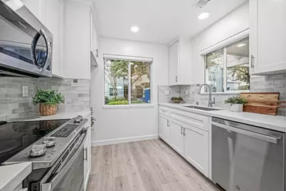 417 Saint Emilion Ct, Mountain View, CA 94043 - Photo 10