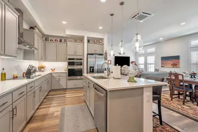 220 Waters Park Cir 201, San Mateo, CA 94403 - Photo 2