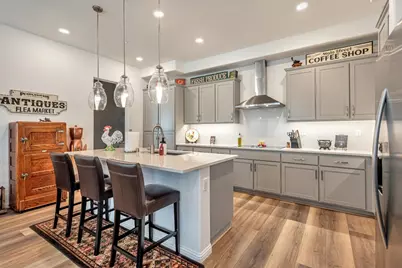 220 Waters Park Cir 201, San Mateo, CA 94403 - Photo 1