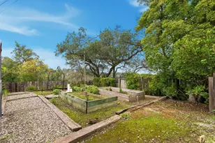 10915 Mora Dr, Los Altos Hills, CA 94024 - Photo 32