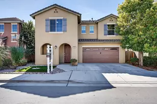 301 Slate Ave, Hollister, CA 95023 - Photo 2