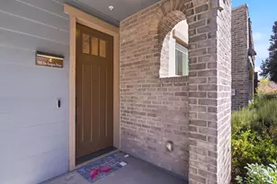 925 De Guigne Dr 4, Sunnyvale, CA 94085 - Photo 4