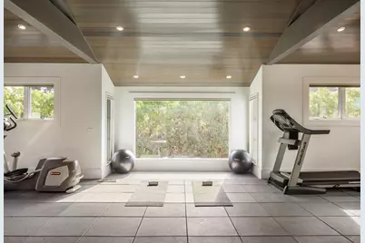 2950 Churchill Dr, Hillsborough, CA 94010 - Photo 18