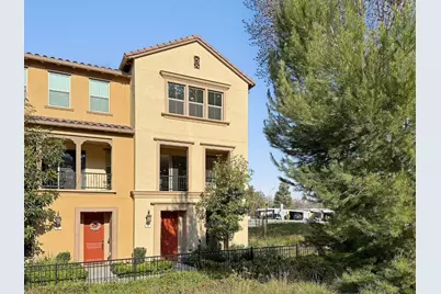 1070 Darwin Ter 4, Sunnyvale, CA 94085 - Photo 4