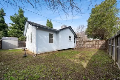 409 Smile Pl, Redding, CA 96001 - Photo 18